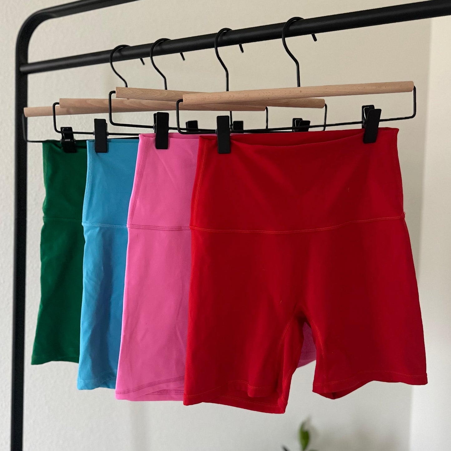 CRISS CROSS SHORTS