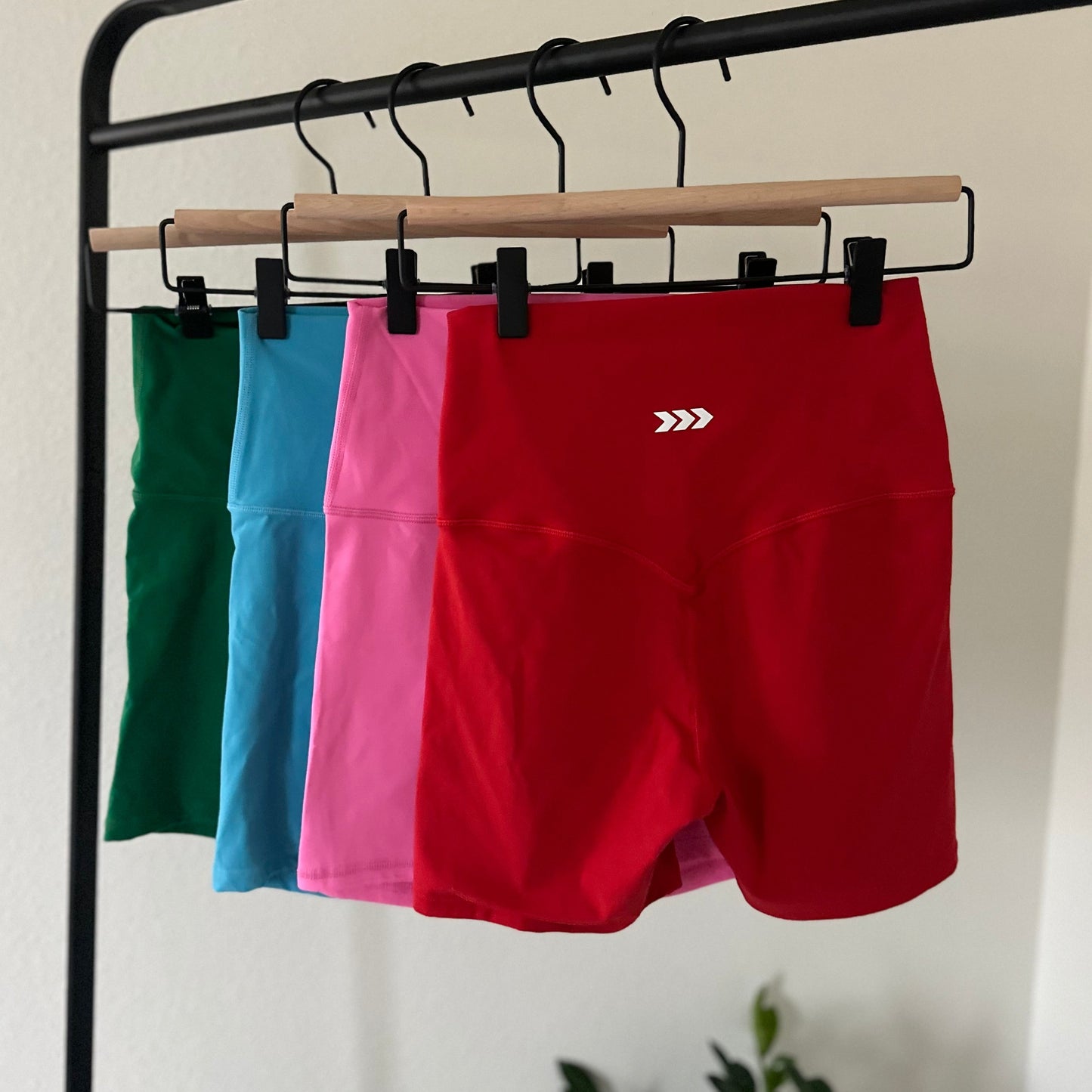CRISS CROSS SHORTS