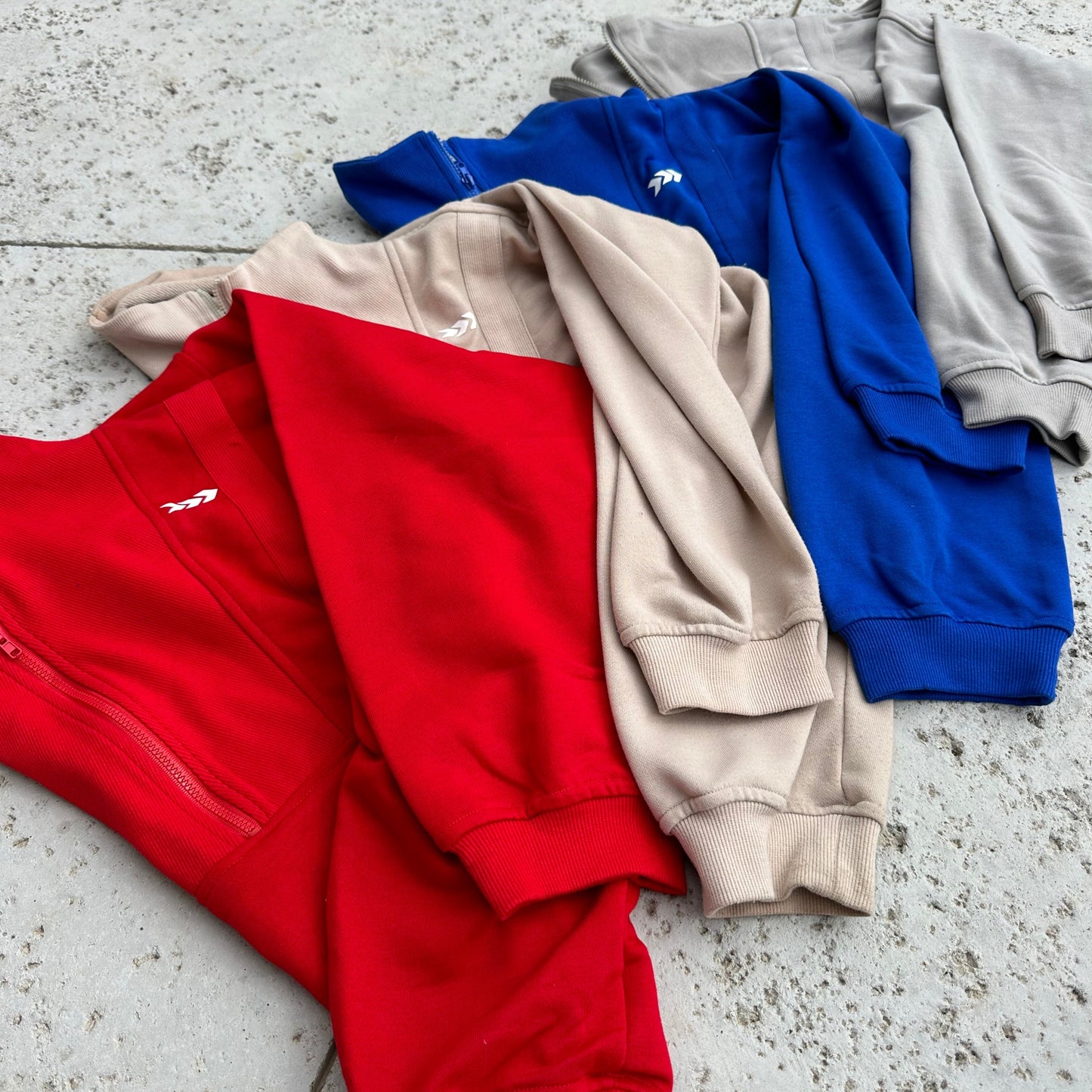 CROPPED DREAMS TOP