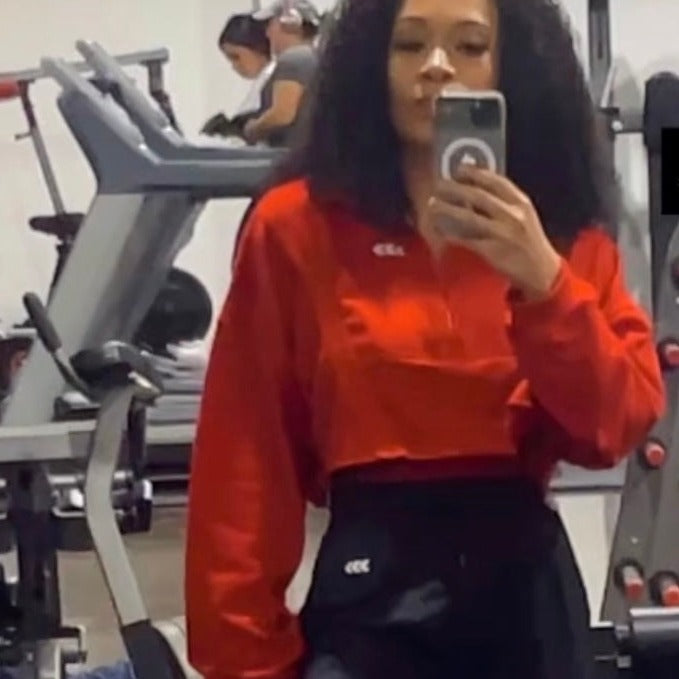 CROPPED DREAMS TOP