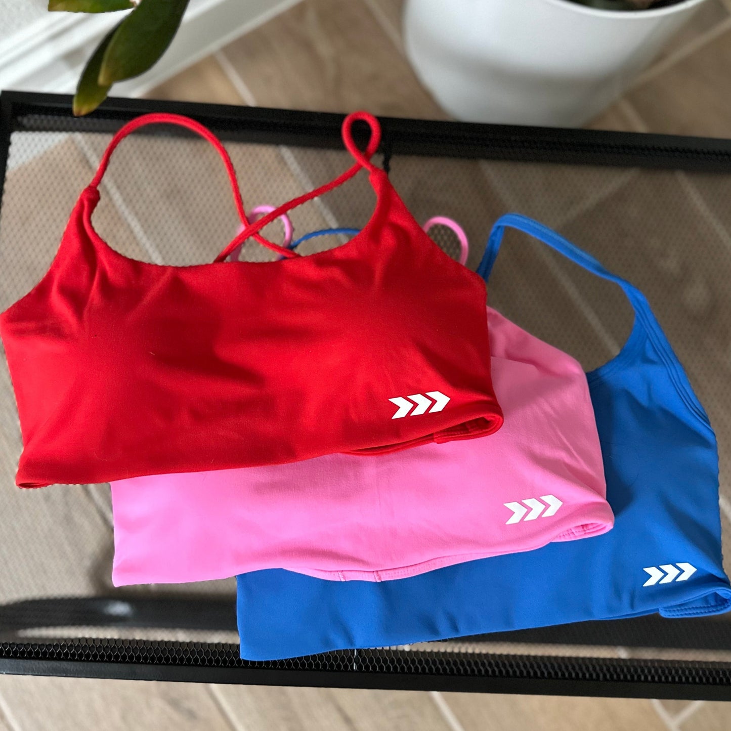 CRISS CROSS SPORTS BRA