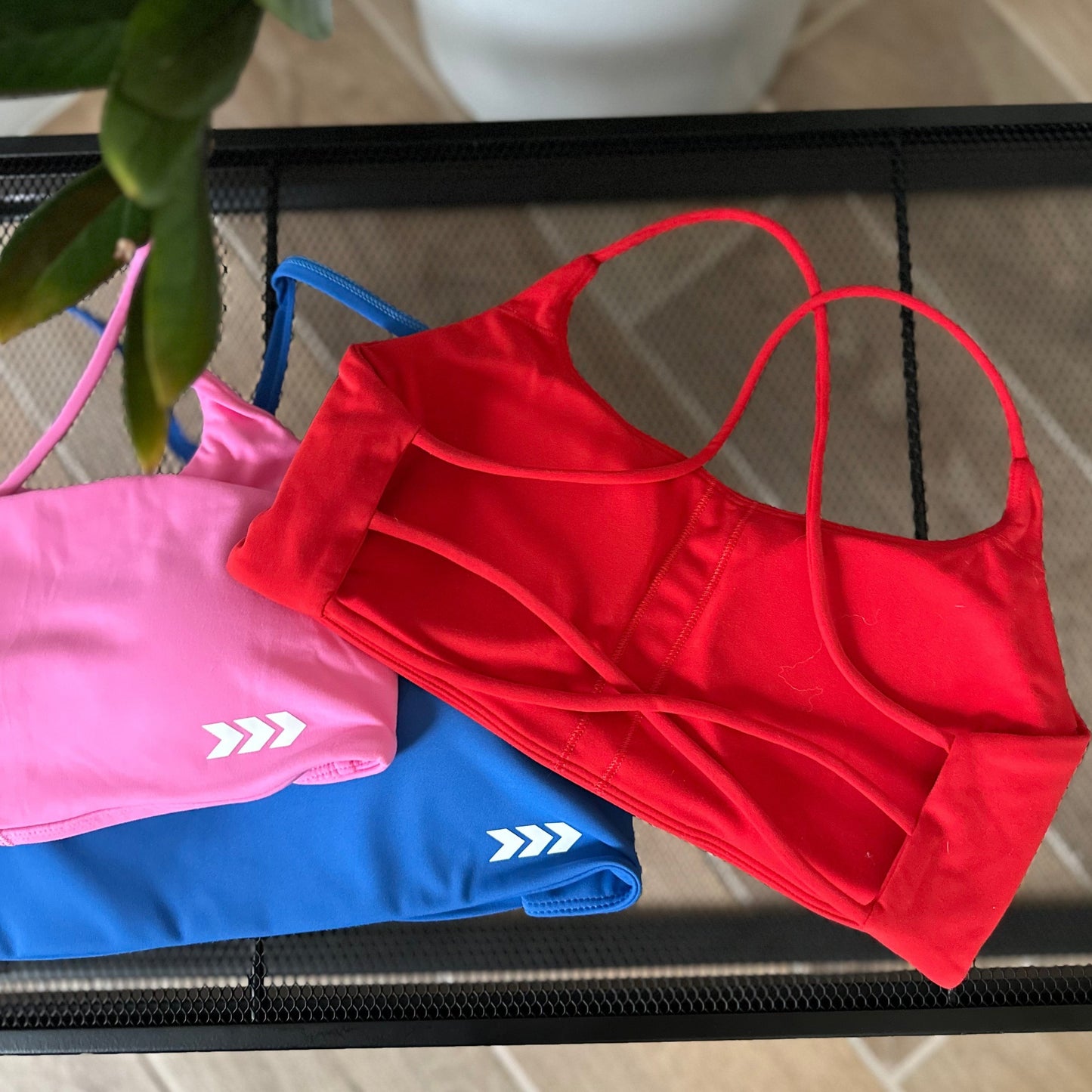 CRISS CROSS SPORTS BRA